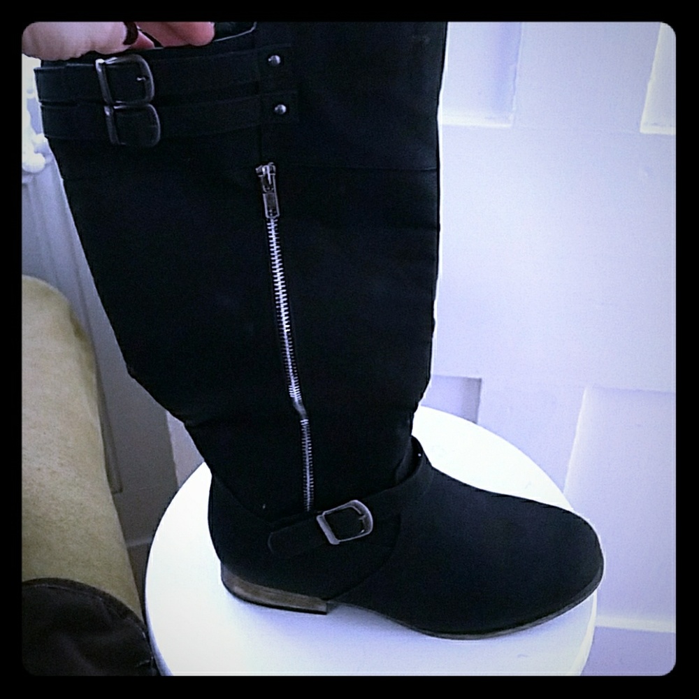 Black boots
